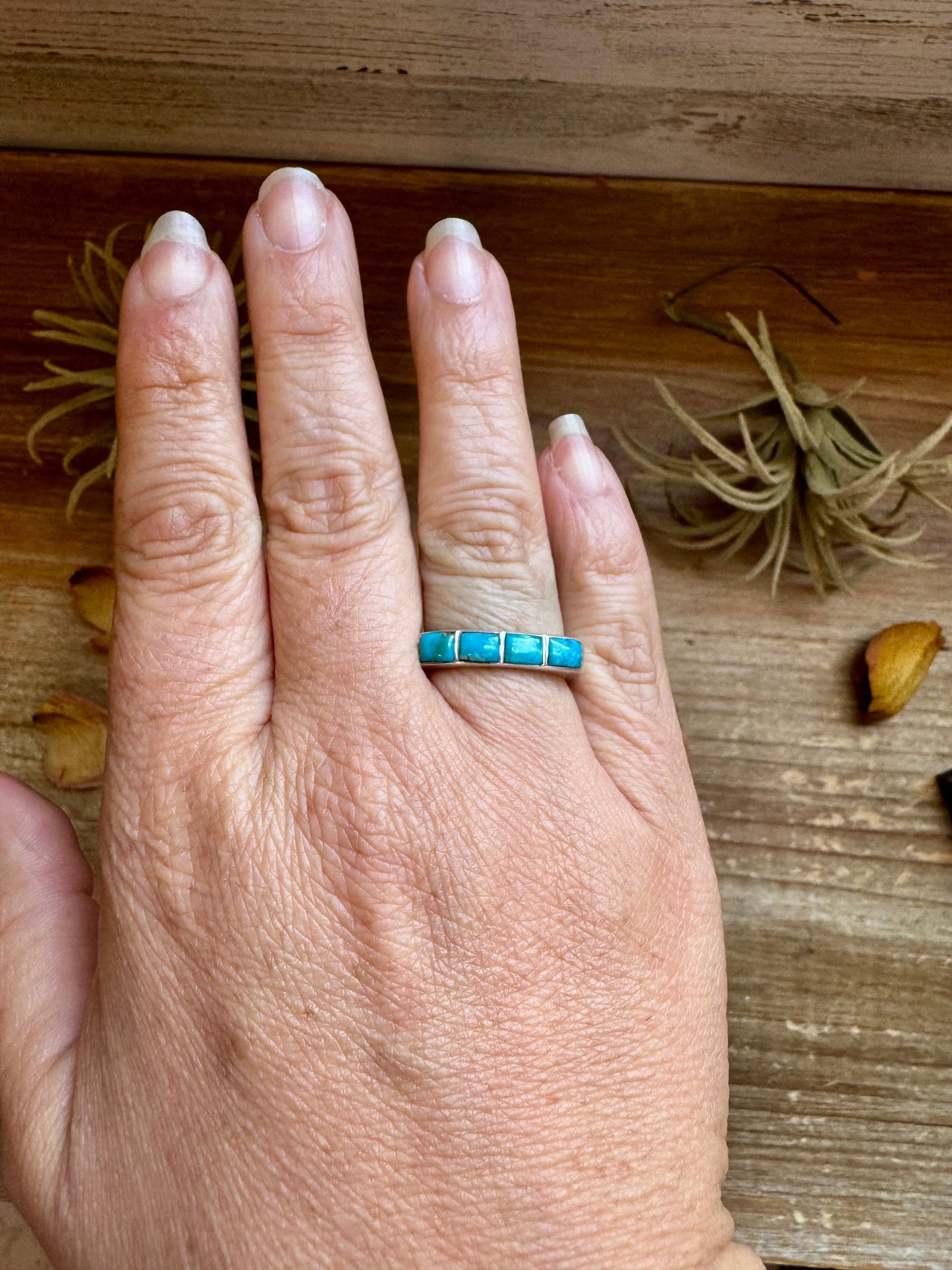 Sterling Silver Kingman Turquoise Band-Style Ring – Size 7.5