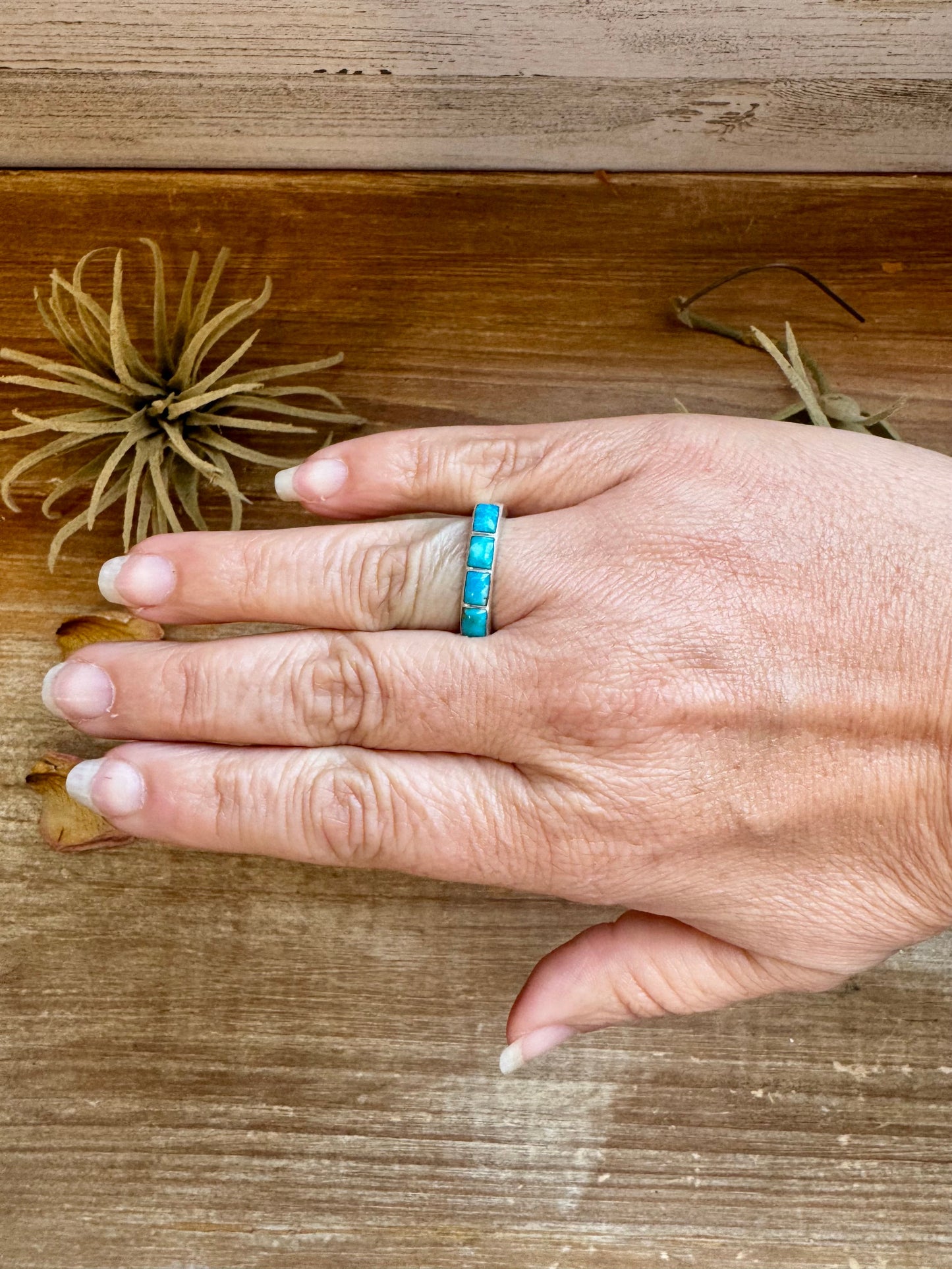 Sterling Silver Kingman Turquoise Band-Style Ring – Size 7.5