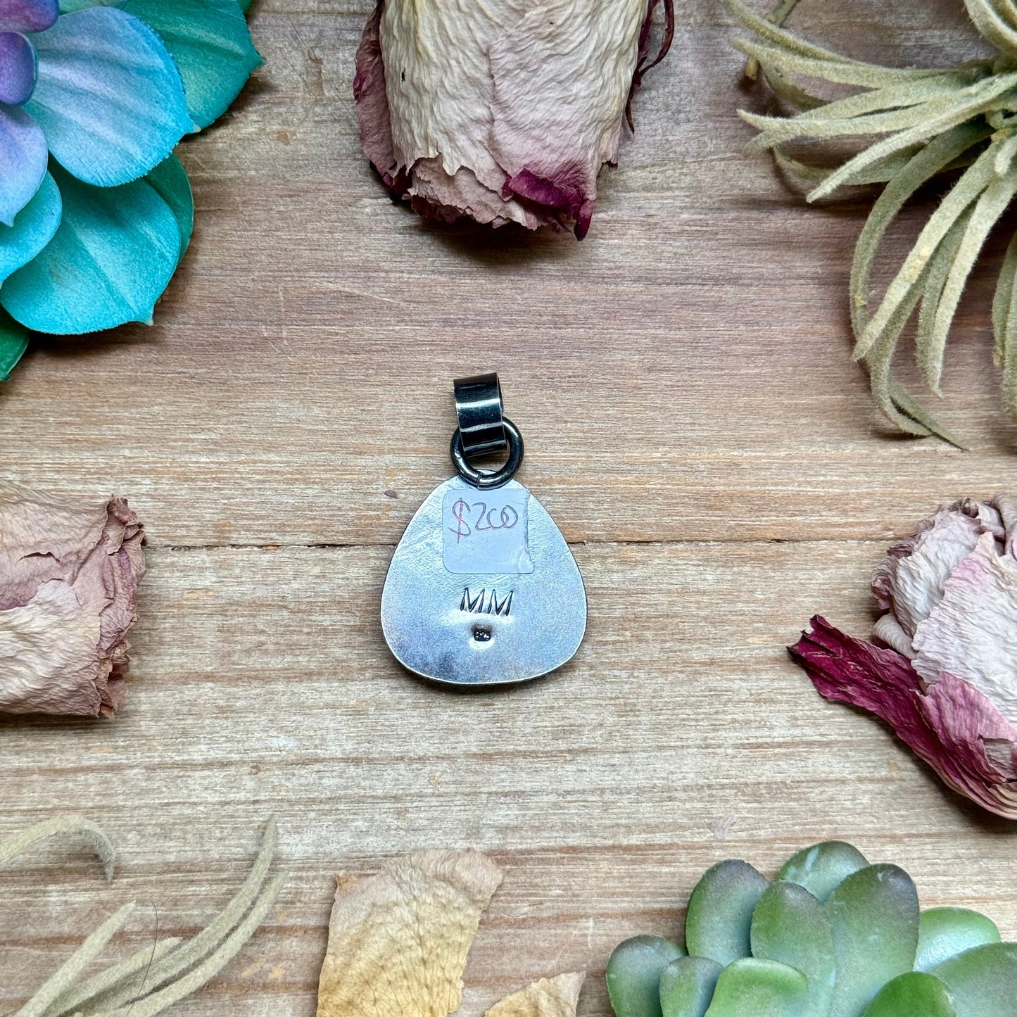 mj pendant