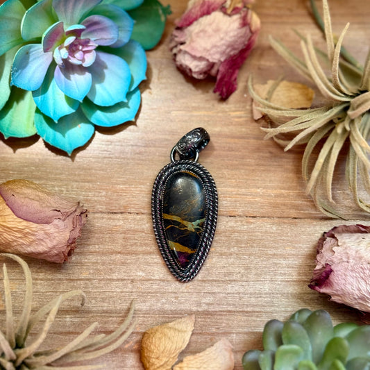 mj black jack pendant
