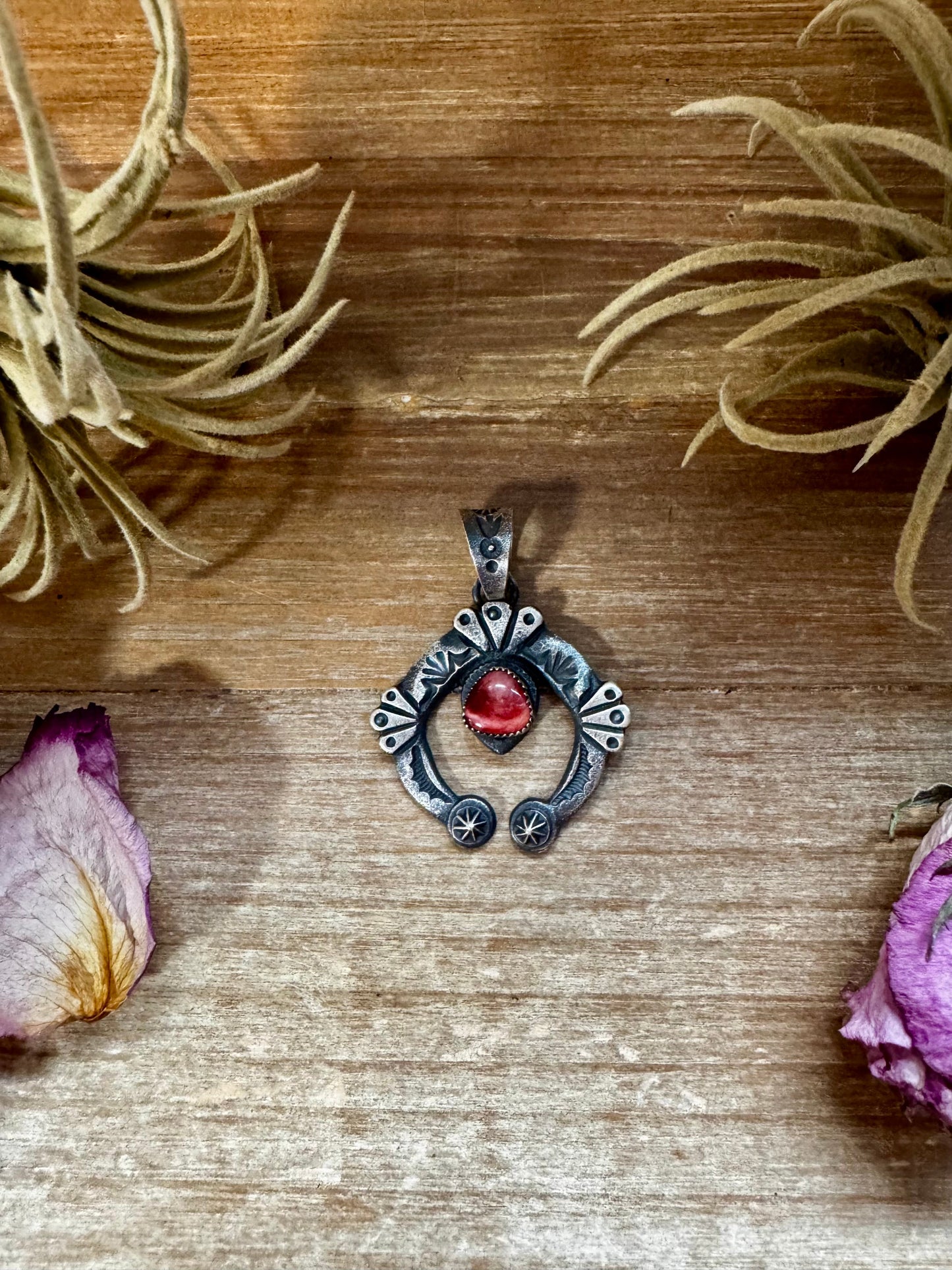 Naja Pendant with Dark Red & Purple Spiny Oyster – Sterling Silver – Native Made by KB