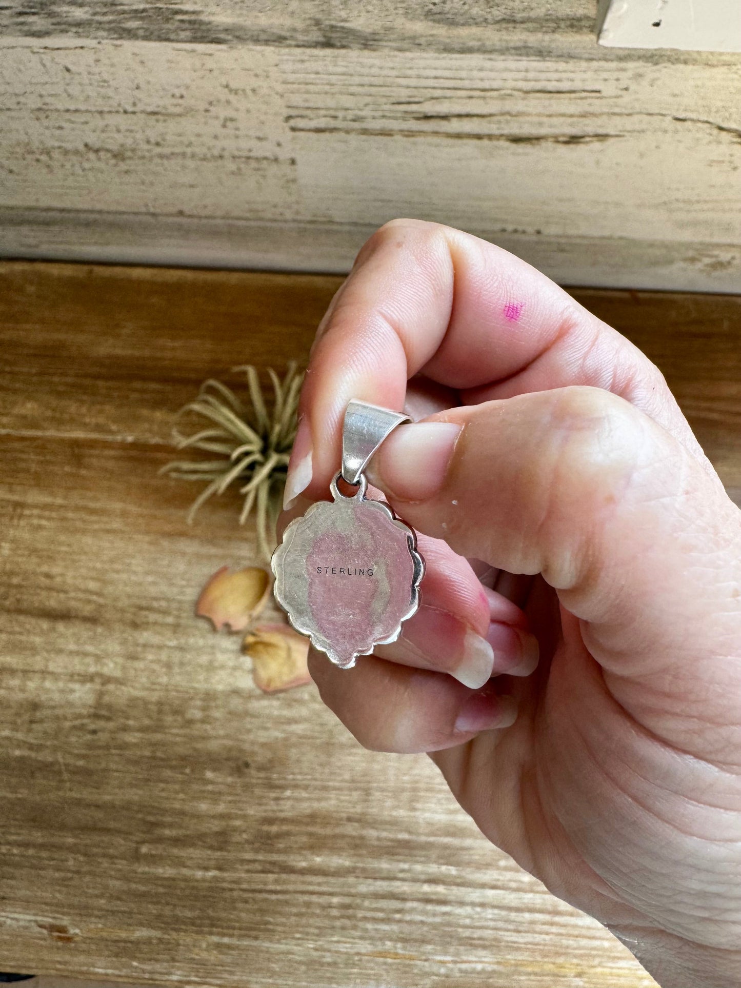 Small Round Spiny Oyster Pendant – Sterling Silver