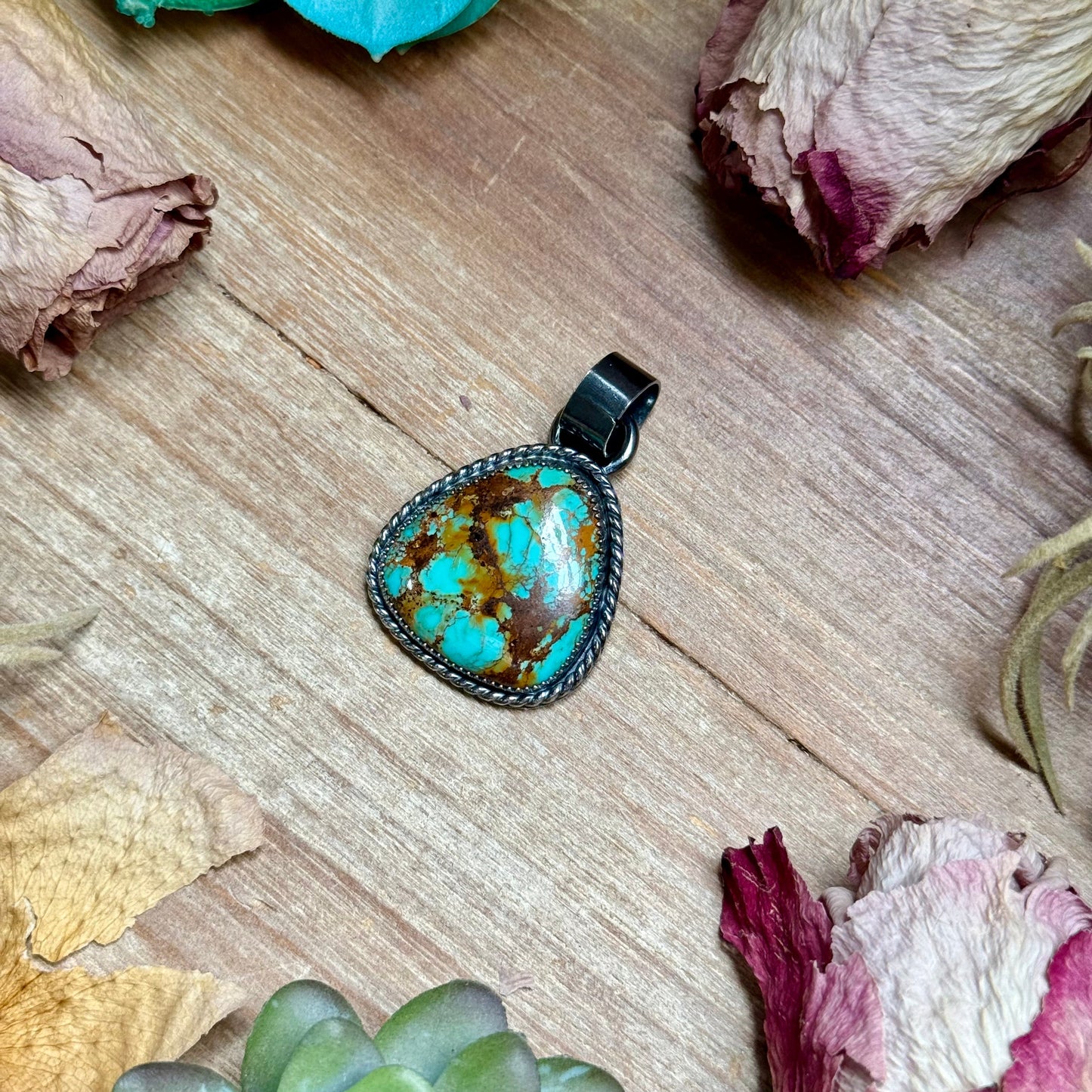 mj pendant