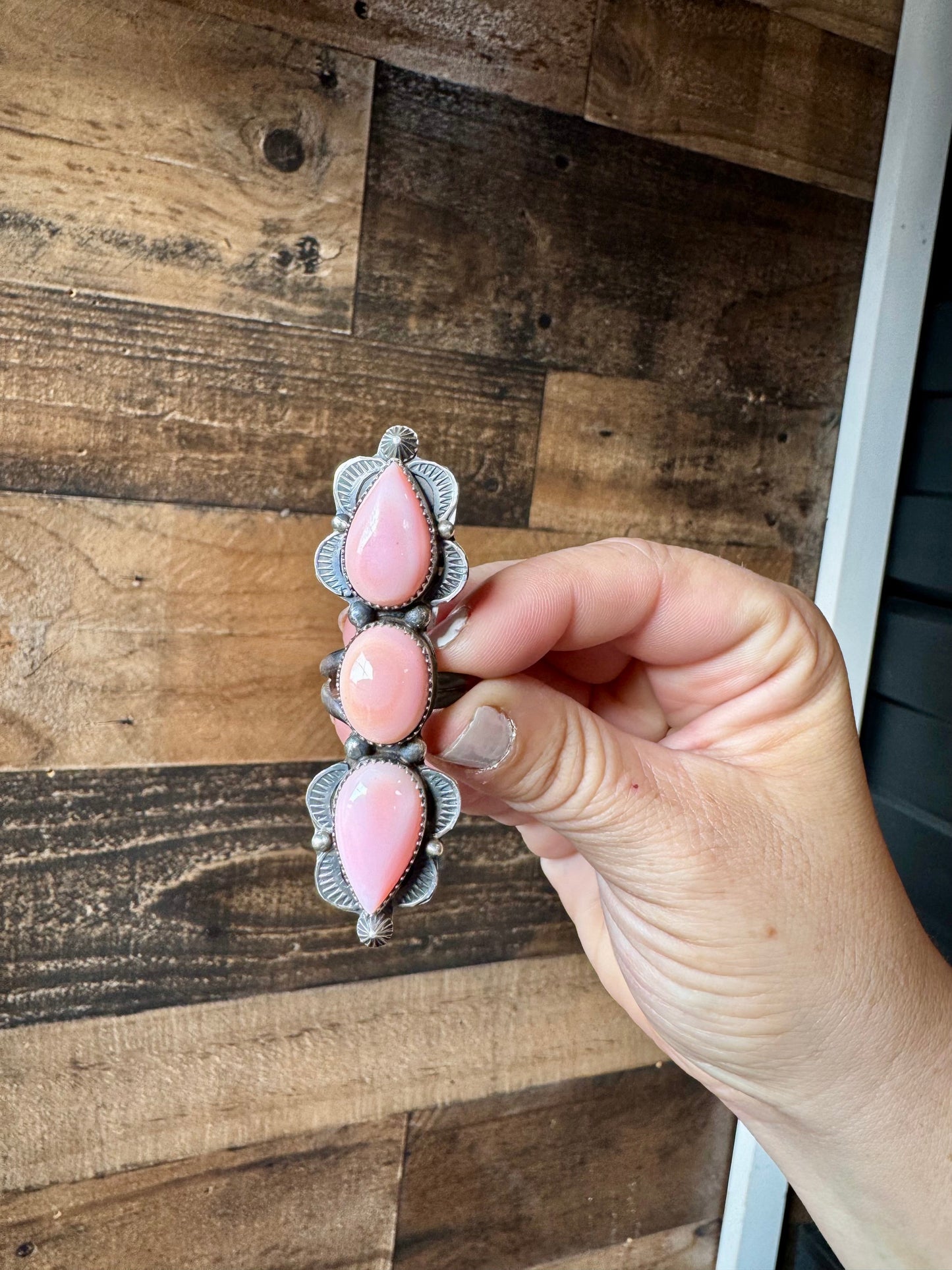 Long Ring -adjustable - pink conch and sterling silver III