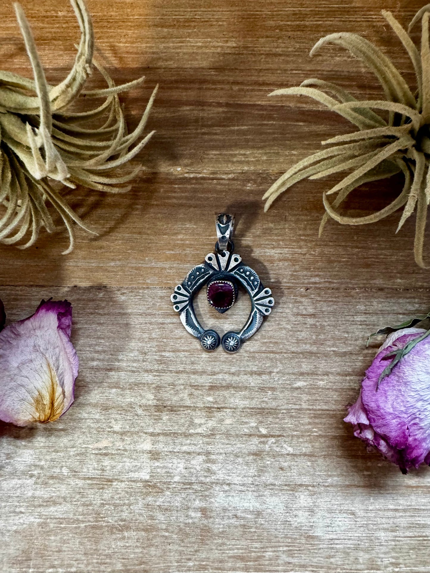 Naja Pendant with Purple Spiny Oyster – Sterling Silver – Native Made by KB