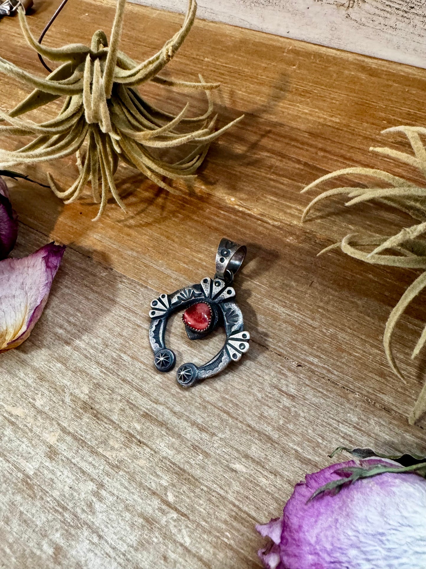 Naja Pendant with Dark Red & Purple Spiny Oyster – Sterling Silver – Native Made by KB